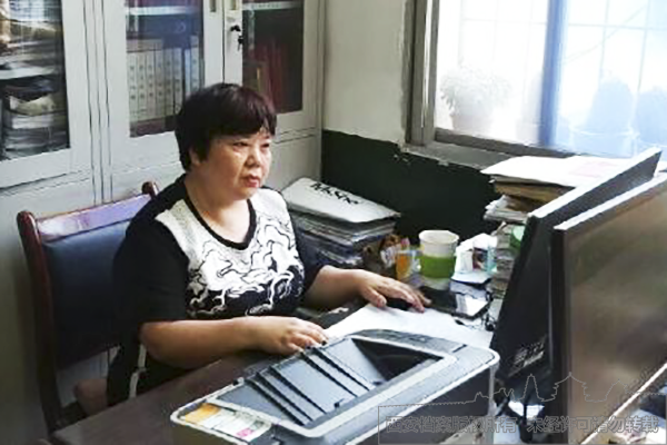 郭雪依同志工作照