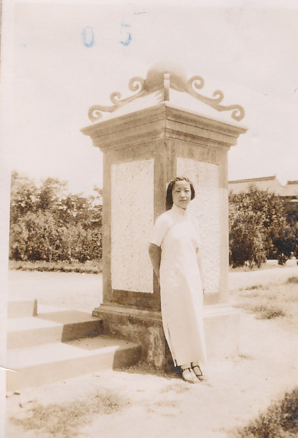 附图二：杨晓初信函所附纪念碑参考照片